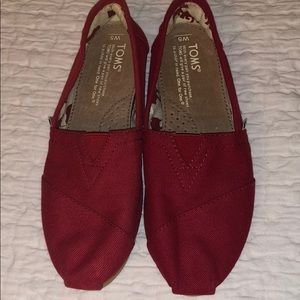 Toms Classic Canvas Slip-ons